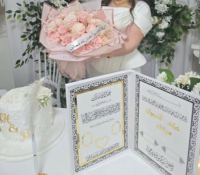 Photo by Modern Gifts-epoxy on March 11, 2026. May be an image of wedding cake, hamper, bo