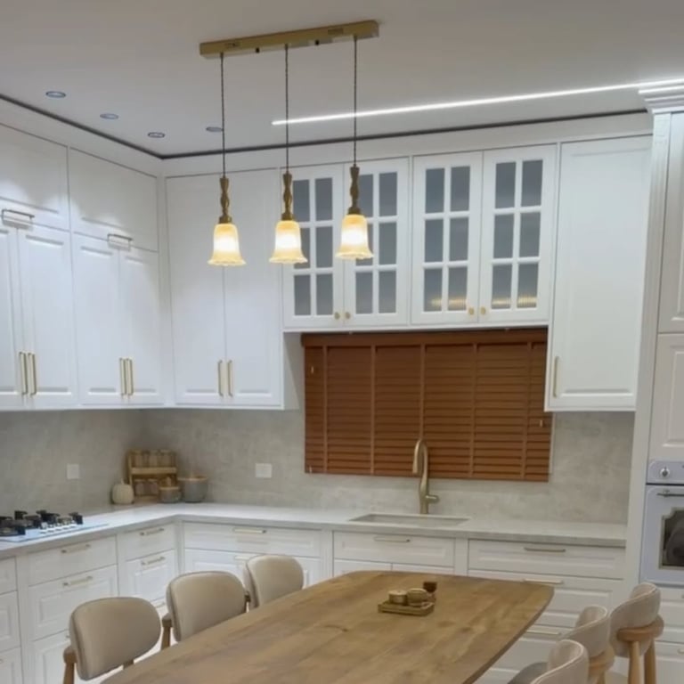 ثلاثية معلّقات حسب طلب الزبون ✨ قزاز بجودة عالية مع ألوان النحاس الدافئة تضيف لمطبخكم جمال