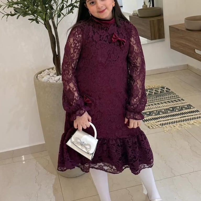الاميرات ليلى وسوار مصالحة يتألقن من كوالا كيدز 🤍 ما شاء الله جمال مضاعف يخطف القلب 😍 ثنائي كله أناقة ودلع، منوّرين العيد بإطلالتكم الحلوة 🫶 ضحكتكم فرحة العيد وتميّزكم دايمًا مع
