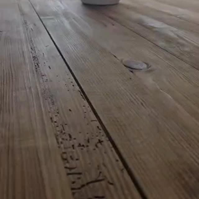 رجعت لمخزن أوروت طمرة ✨ معلّقة النحاس الفخمة بتصميمها الأنيق — شكل جرس مع قزاز شفاف بيعطي 