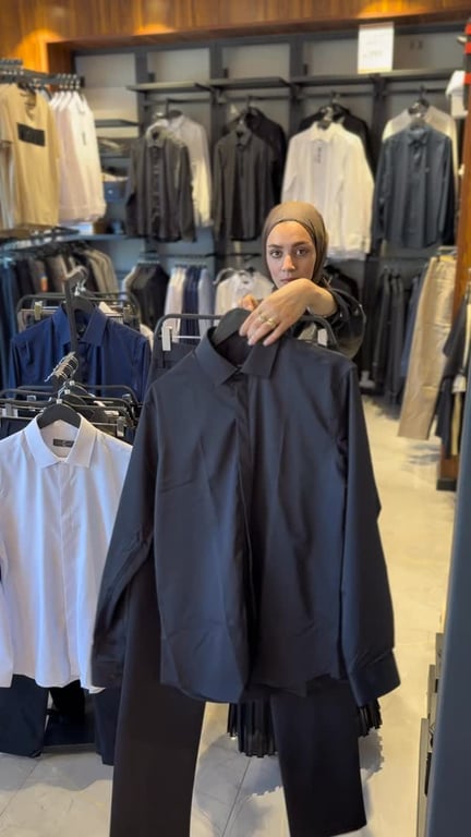بعد الإقبال الكبير اللي شفته حملة القميص السادة مع البنطلون والقشاط، رجّعنا وجددنا الكميات