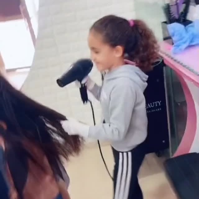 هون ايلين… كنت بصف تاني 🥹 فرح بط عوام يا عمري يا ماما 🤍 كبرتي قدام عيوني#امالفحم_طيبه_كف