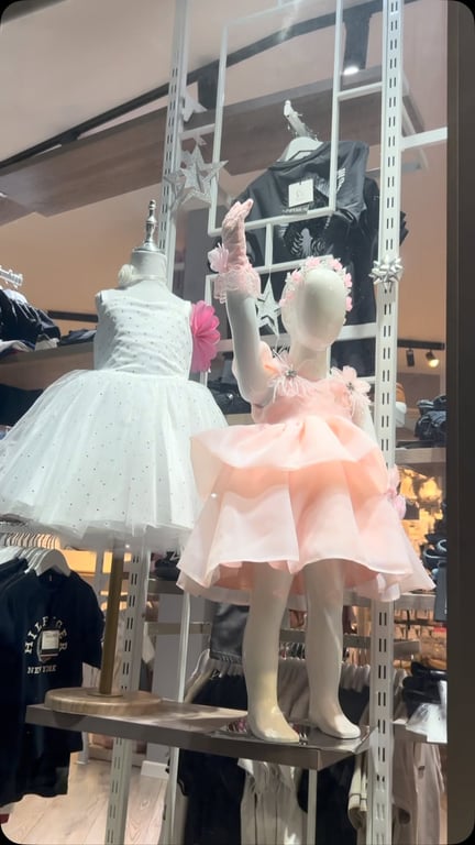 الفخامة إلها عنوان… وكوالا كيدز عنوانها🥰👑✨. #kidsfashion #ملابس_اطفال #kidsstyle #كفرقرع